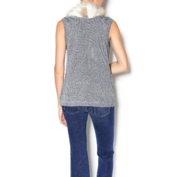 Skies are Blue Emira Faux Fur Collar Knit Vest - M - Picture 12 of 12